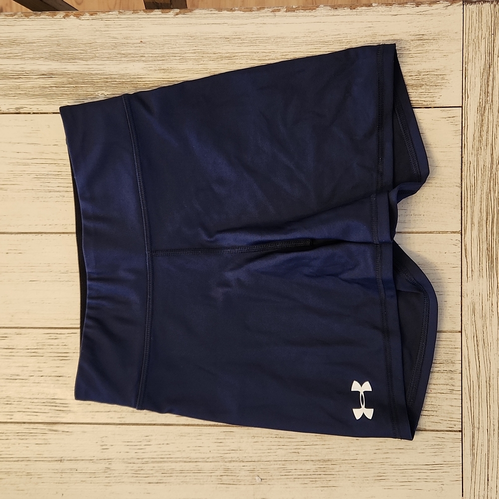 Womans Under Armour compression shorts size small